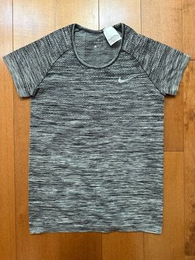 Nike Dri-FIT Flyknit Grey Top